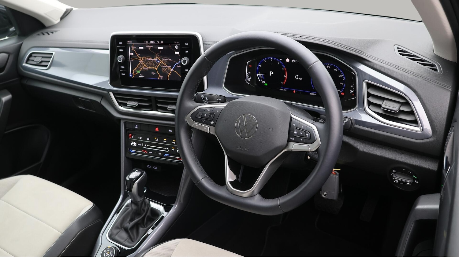 Used Volkswagen T-Roc 2022 for sale - 76370233: Photo 10