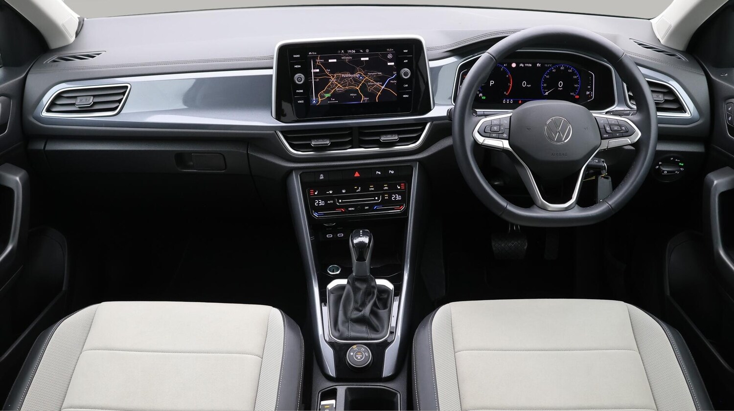 Used Volkswagen T-Roc 2022 for sale - 76370233: Photo 14