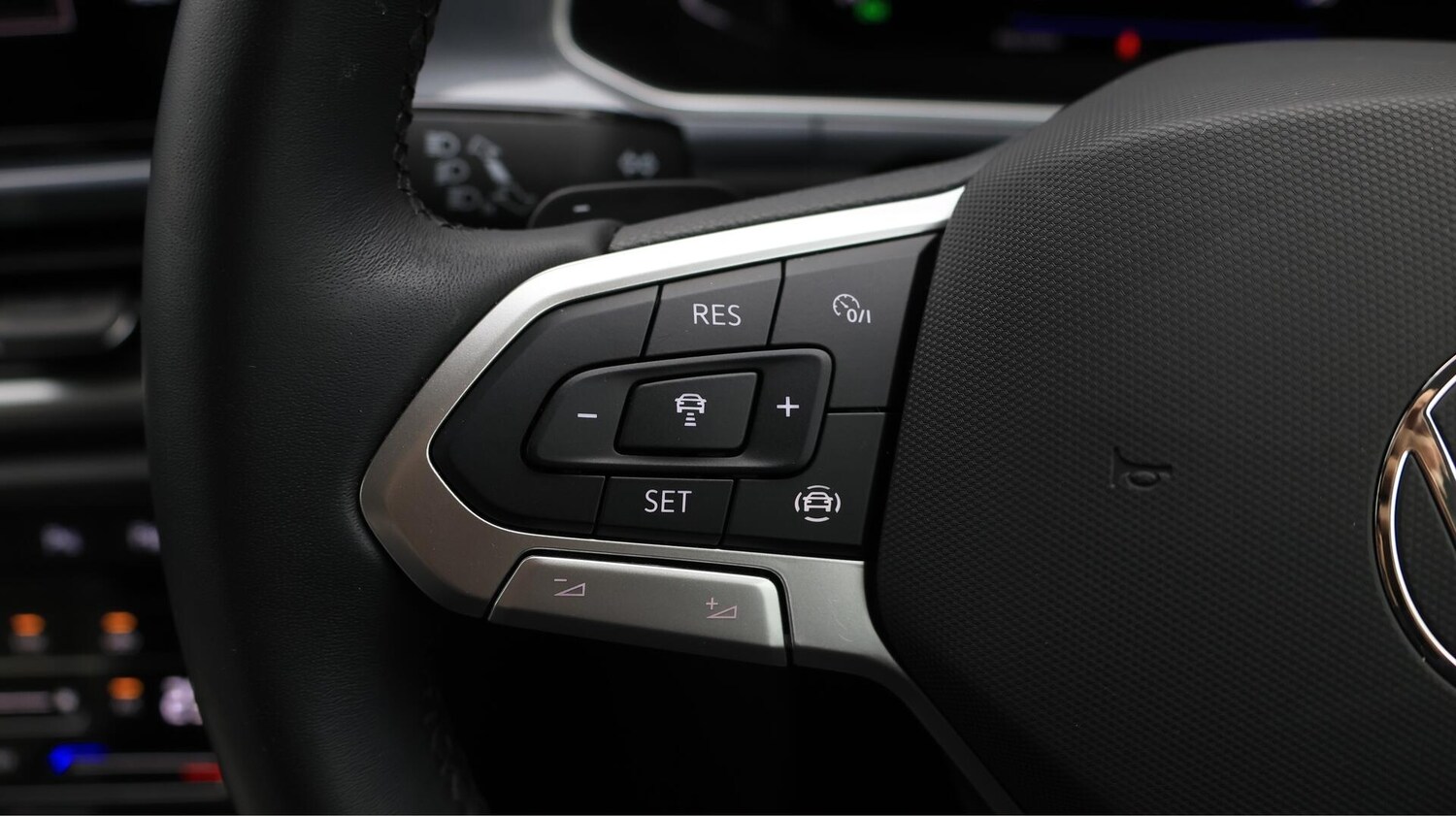 Used Volkswagen T-Roc 2022 for sale - 76370233: Photo 24