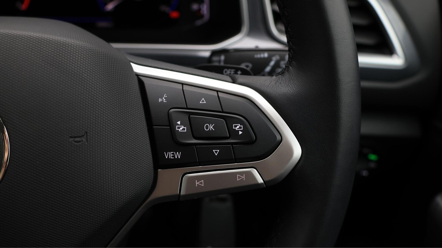 Used Volkswagen T-Roc 2022 for sale - 76370233: Photo 25