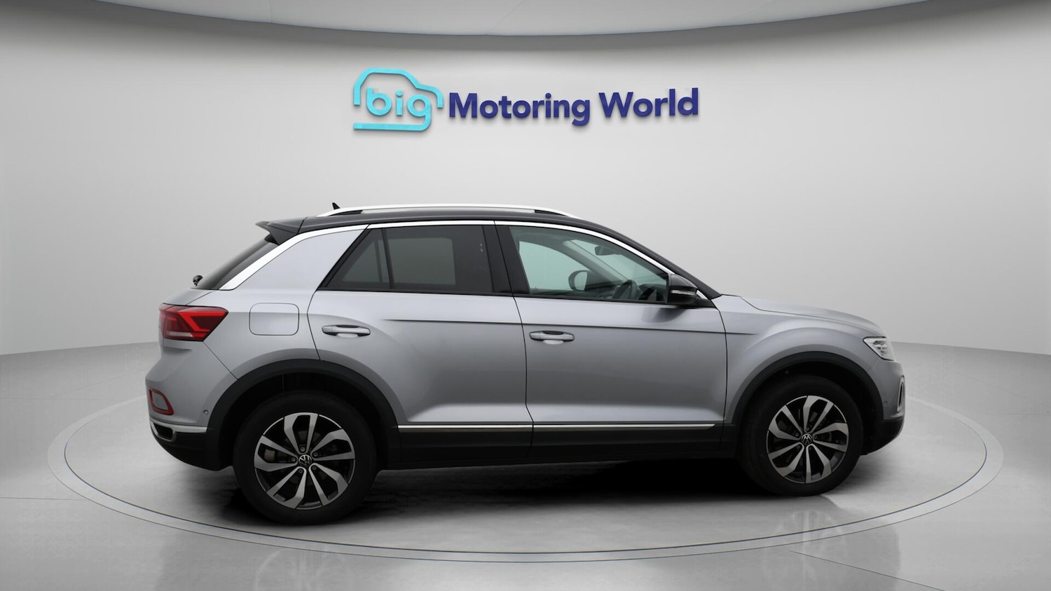 Used Volkswagen T-Roc 2022 for sale - 76370233: Photo 9