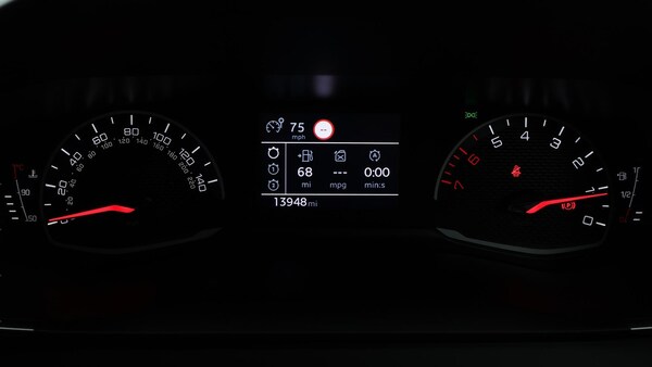 Used Peugeot 2008 2023 for sale - 75622874: Photo 13