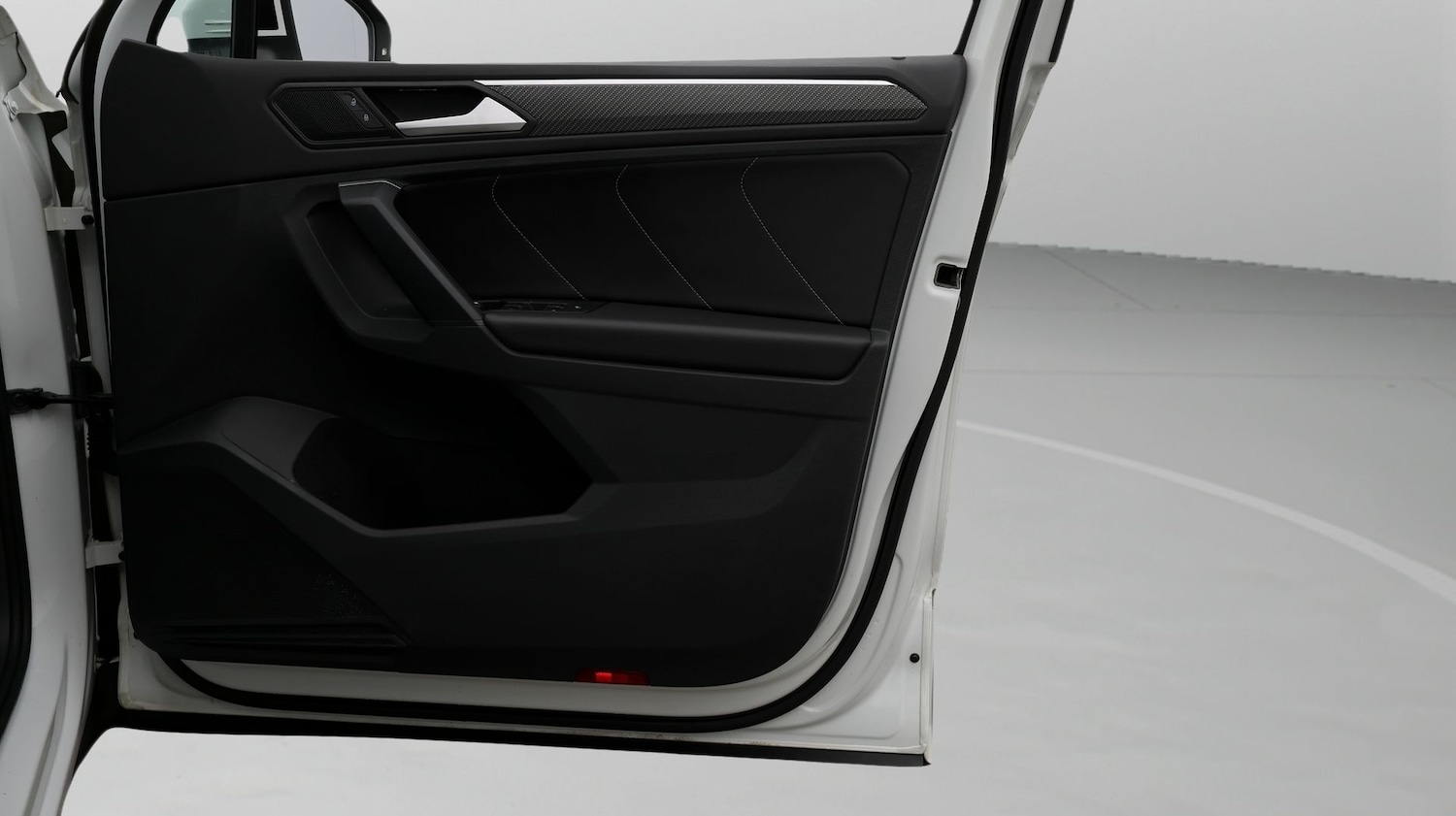 Used Volkswagen Tiguan 2023 for sale - 77689460: Photo 15