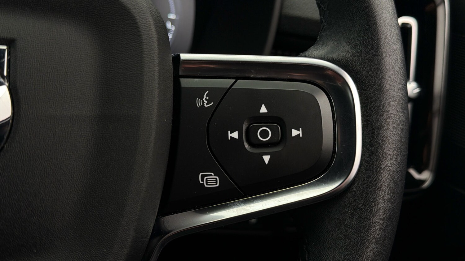 Used Volvo XC40 2022 for sale - 77932483: Photo 22