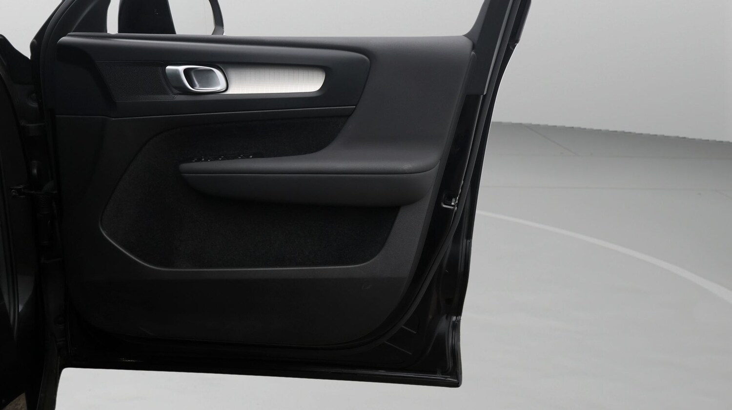 Used Volvo XC40 2023 for sale - 77181541: Photo 15