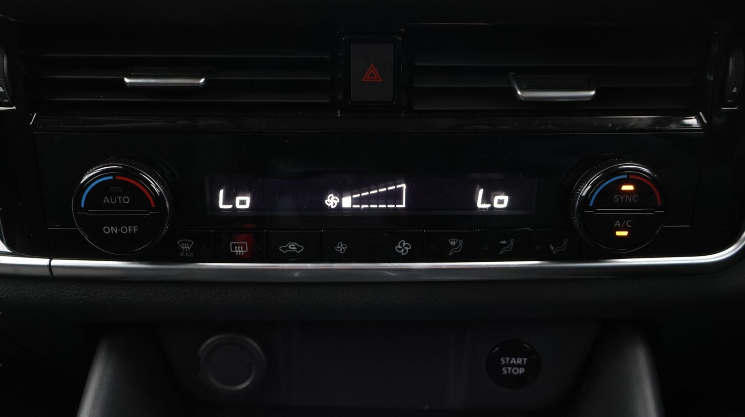 Used Nissan Qashqai for sale - 77732665: Photo 12