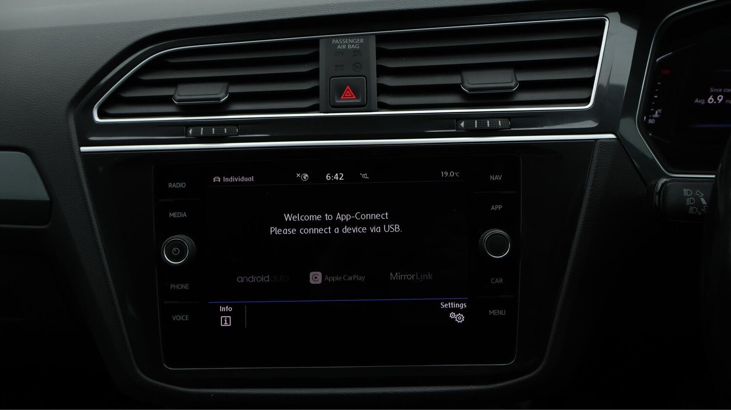 Used Volkswagen Tiguan 2020 for sale - 76152101: Photo 28