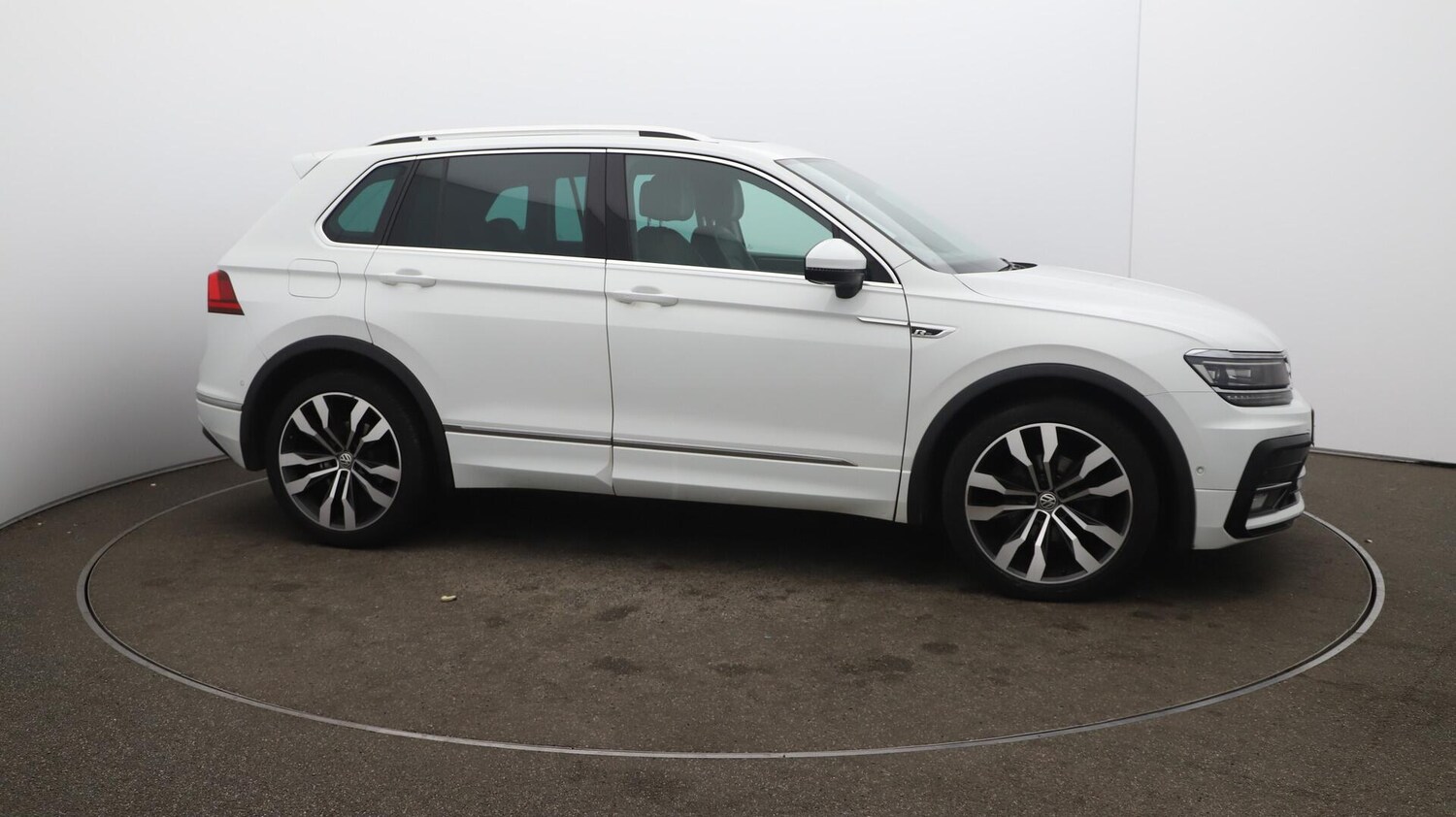 Used Volkswagen Tiguan 2020 for sale - 76152101: Photo 52