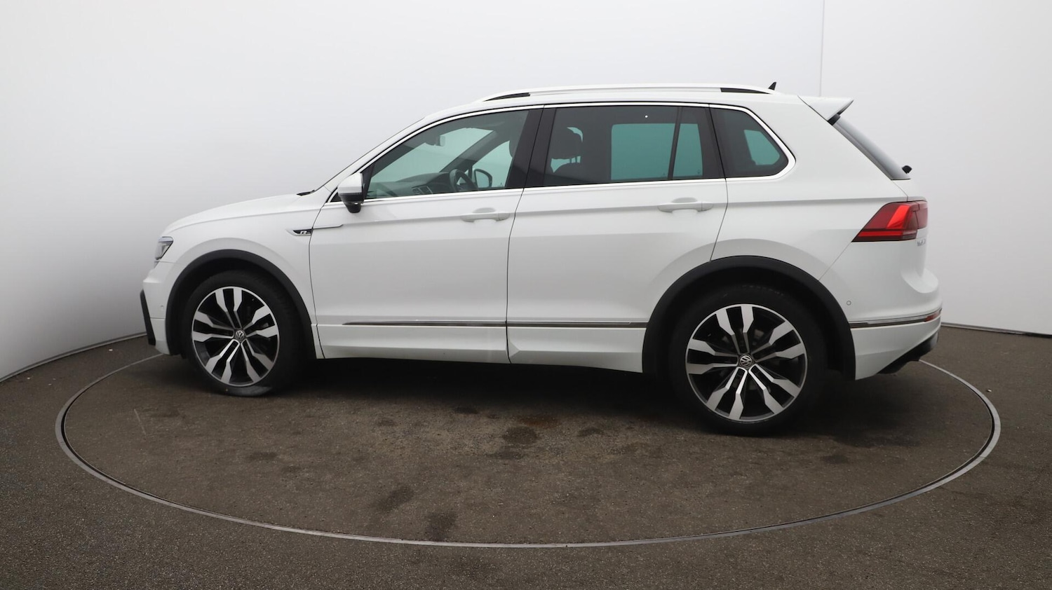 Used Volkswagen Tiguan 2020 for sale - 76152101: Photo 62