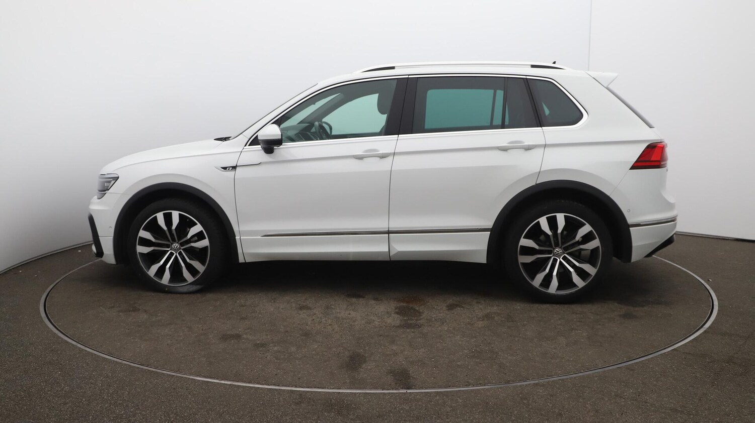 Used Volkswagen Tiguan 2020 for sale - 76152101: Photo 68