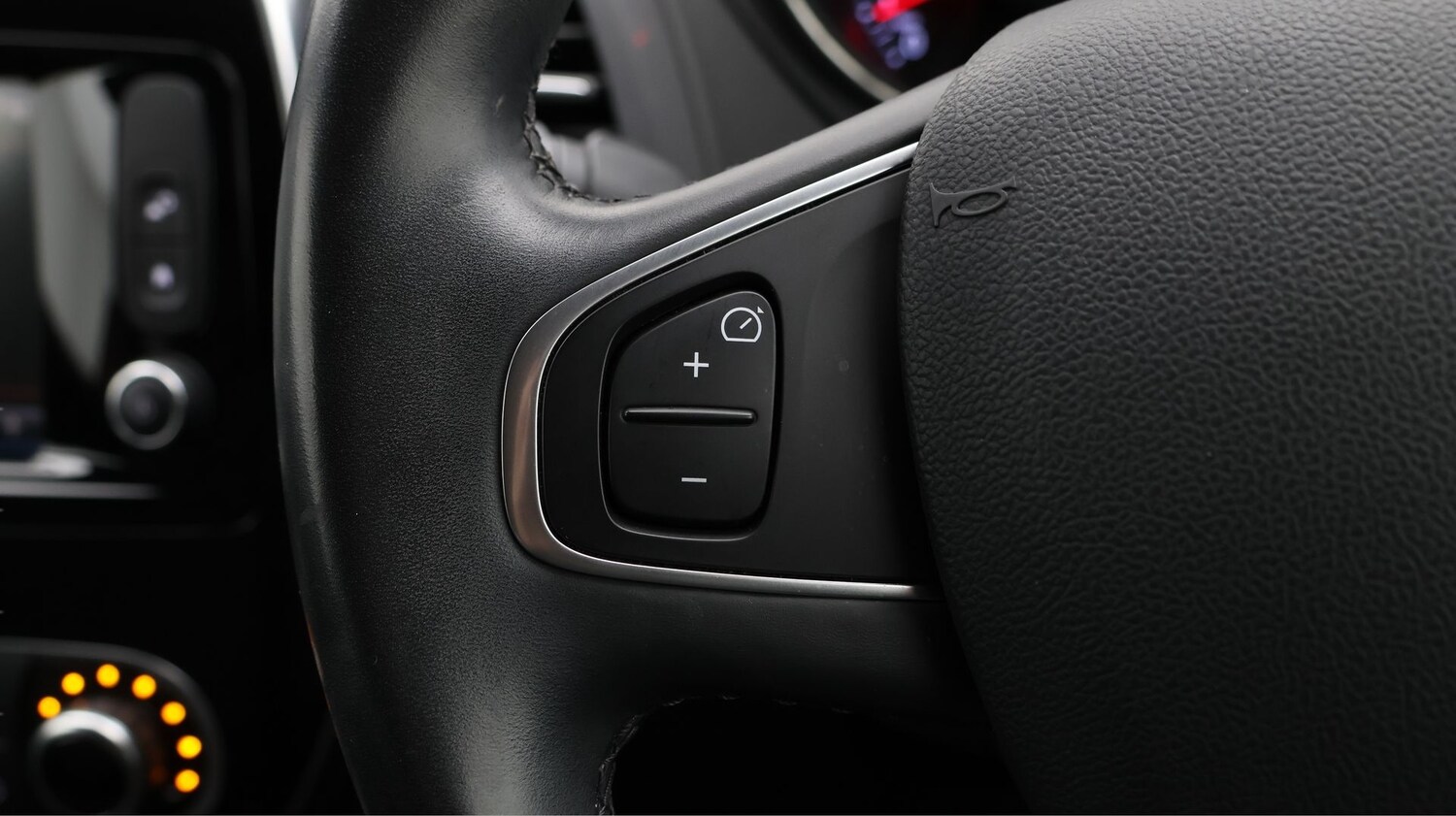 Used Renault Captur 2018 for sale - 77445626: Photo 21