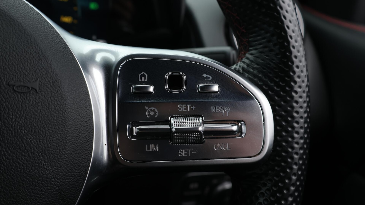 Used Mercedes-Benz GLB 2022 for sale - 76137028: Photo 28