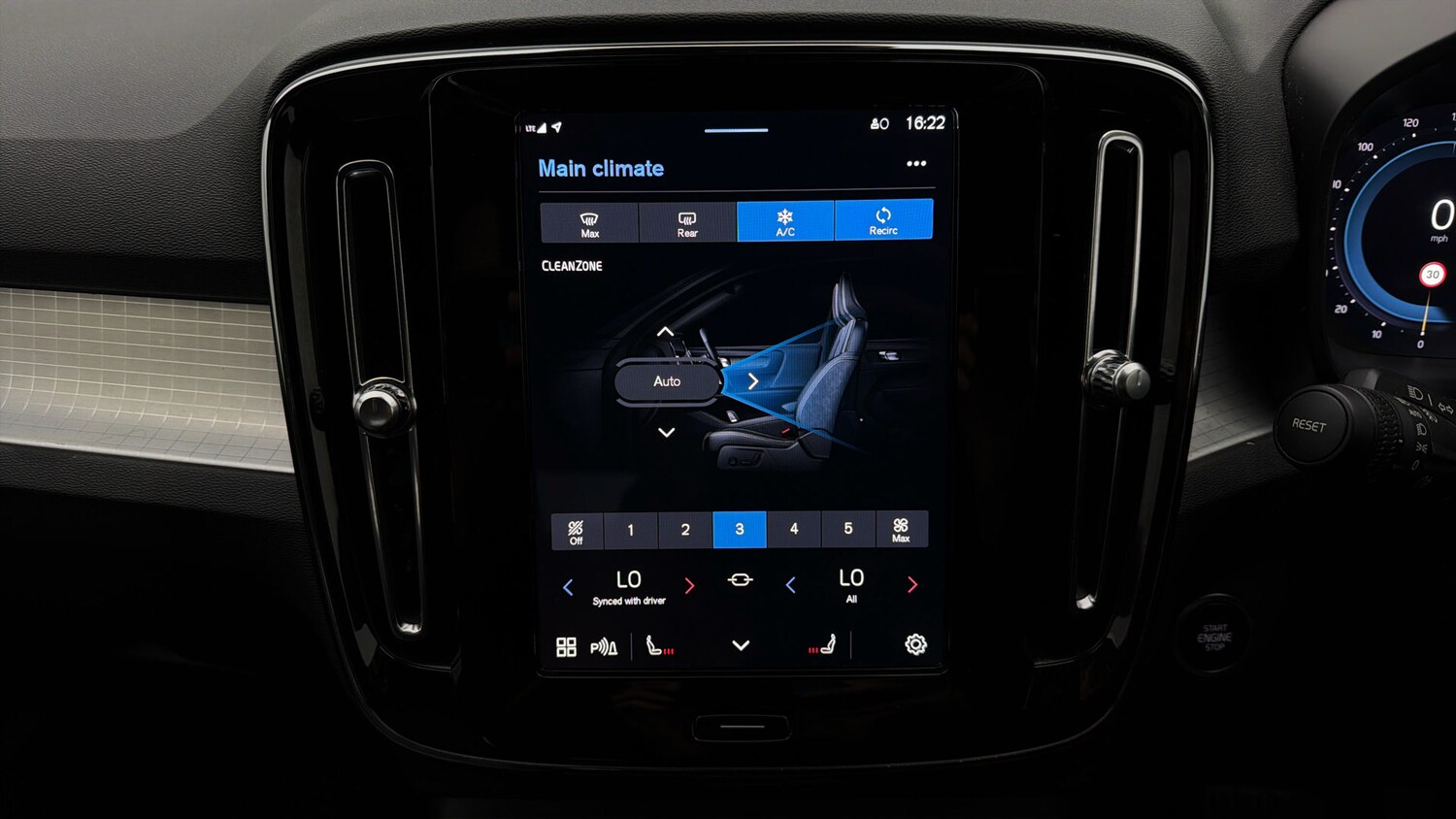 Used Volvo XC40 2023 for sale - 78090606: Photo 11