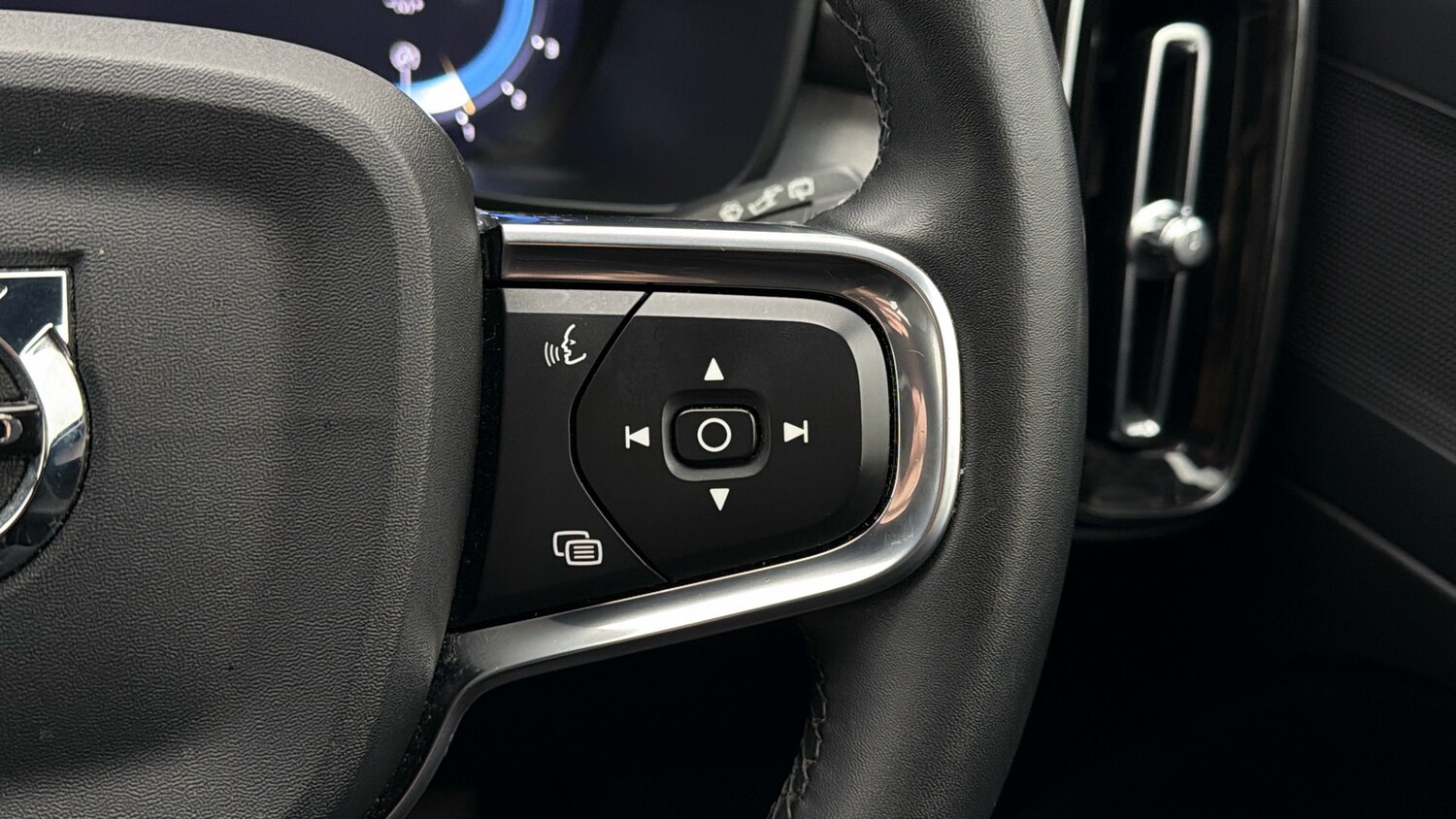 Used Volvo XC40 2023 for sale - 78090606: Photo 23