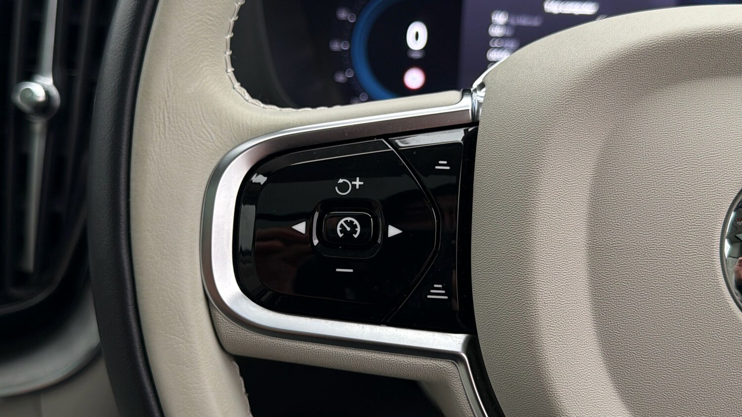 Used Volvo XC60 2024 for sale - 78106122: Photo 23