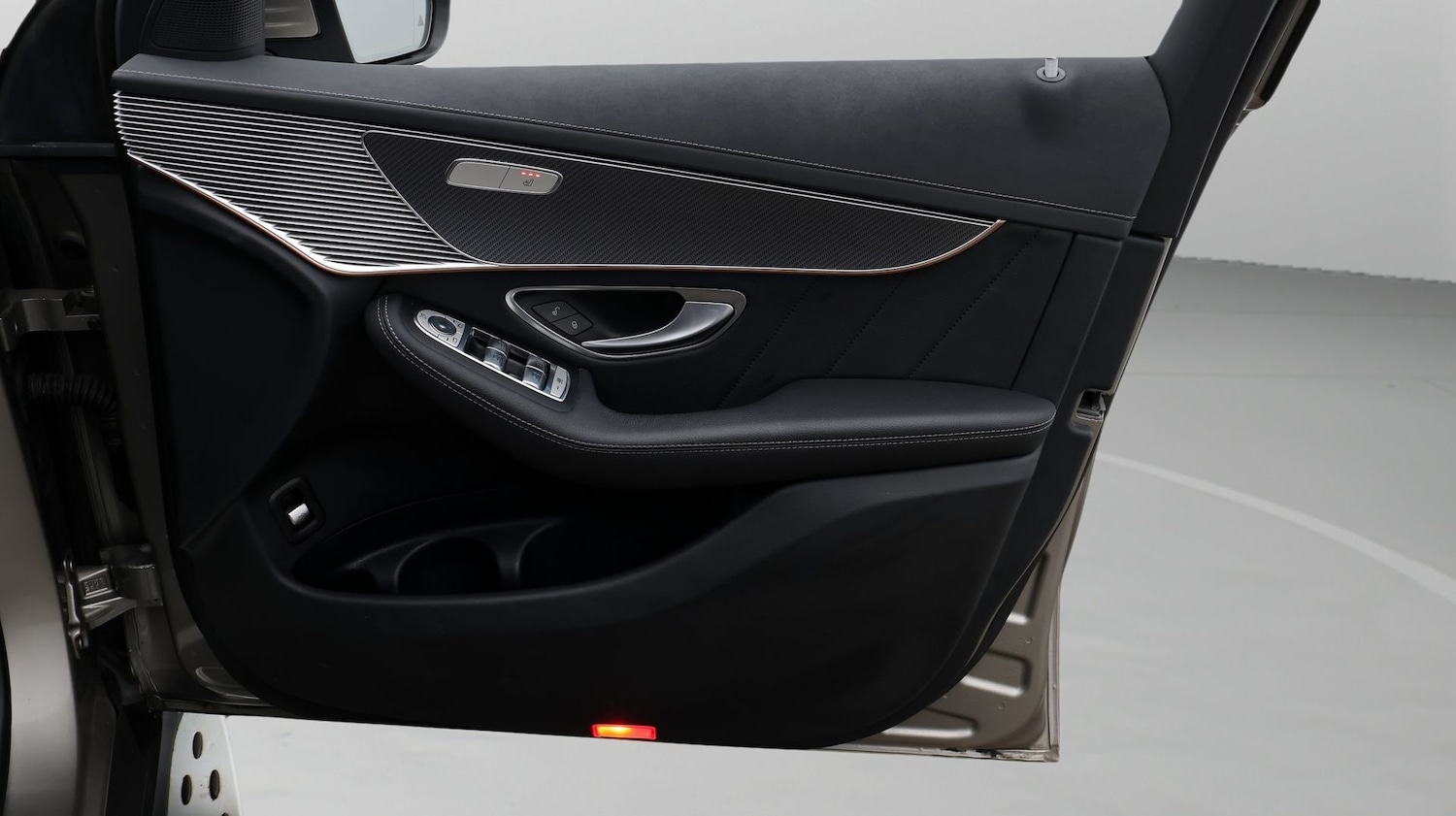 Used Mercedes-Benz EQC 2023 for sale - 77902211: Photo 15