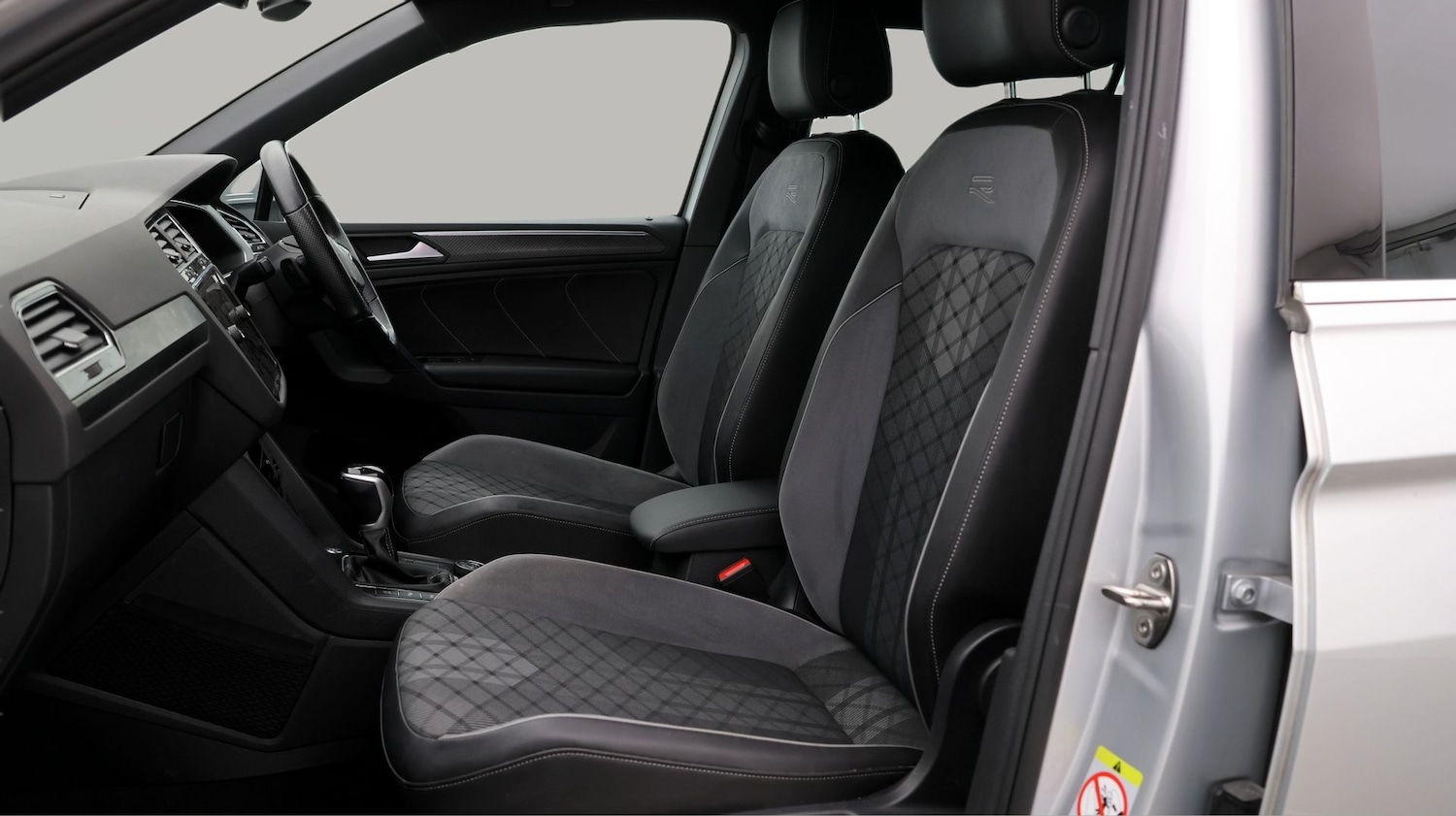 Used Volkswagen Tiguan 2023 for sale - 77452856: Photo 14