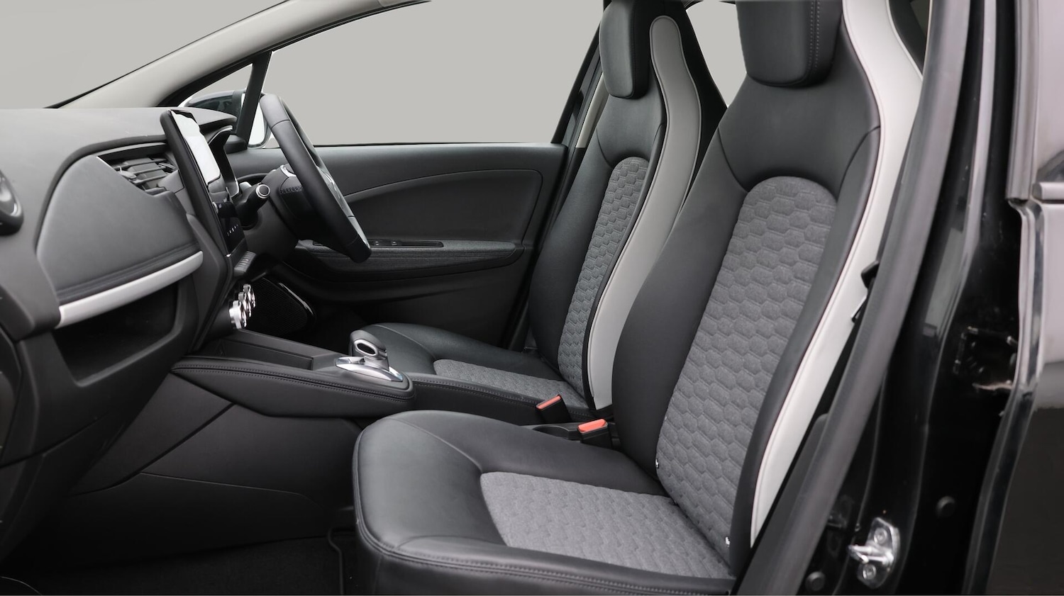 Used Renault Zoe 2021 for sale - 76702189: Photo 15