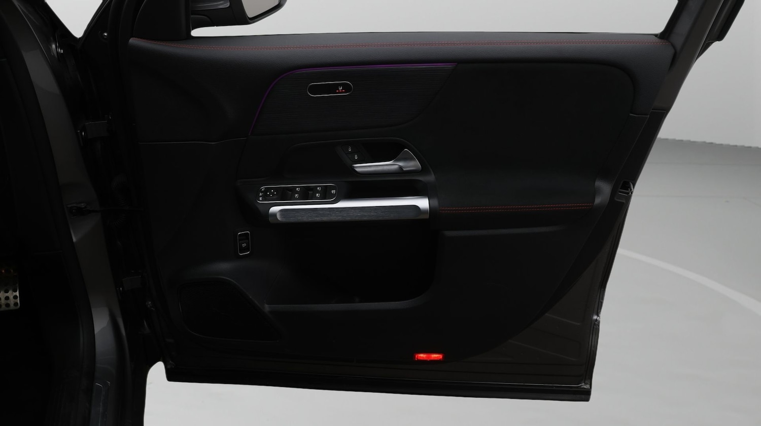 Used Mercedes-Benz EQB 2023 for sale - 77690930: Photo 15