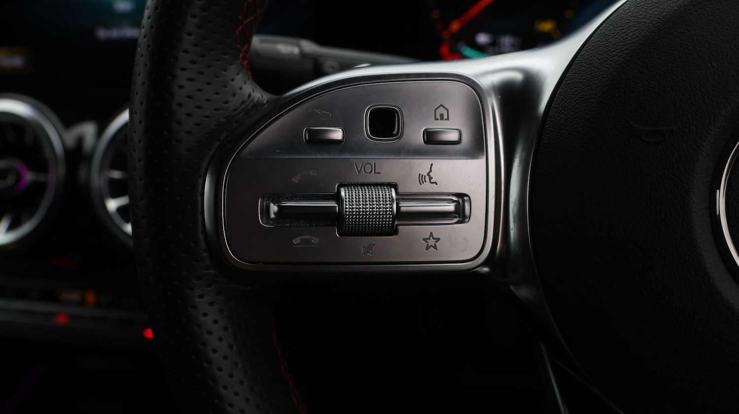 Used Mercedes-Benz EQB 2023 for sale - 77690930: Photo 28