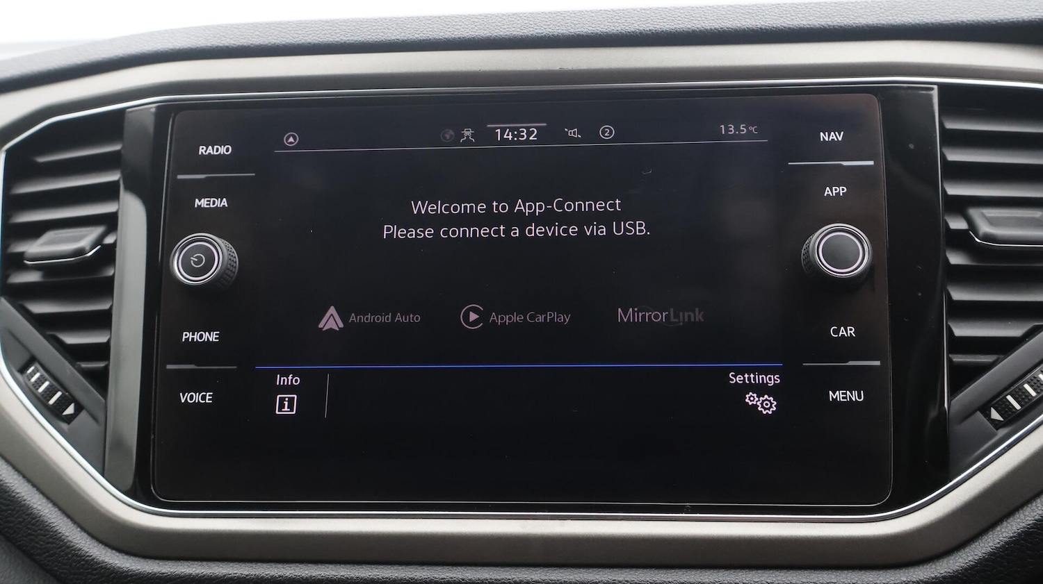 Used Volkswagen T-Roc 2021 for sale - 76521751: Photo 26