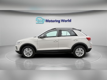 Used Volkswagen T-Roc 2023 for sale - 78599859: Photo