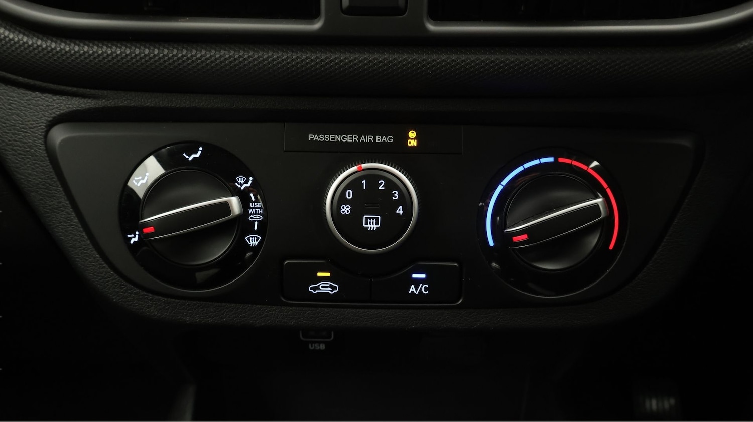 Used Hyundai i10 2023 for sale - 77652443: Photo 12