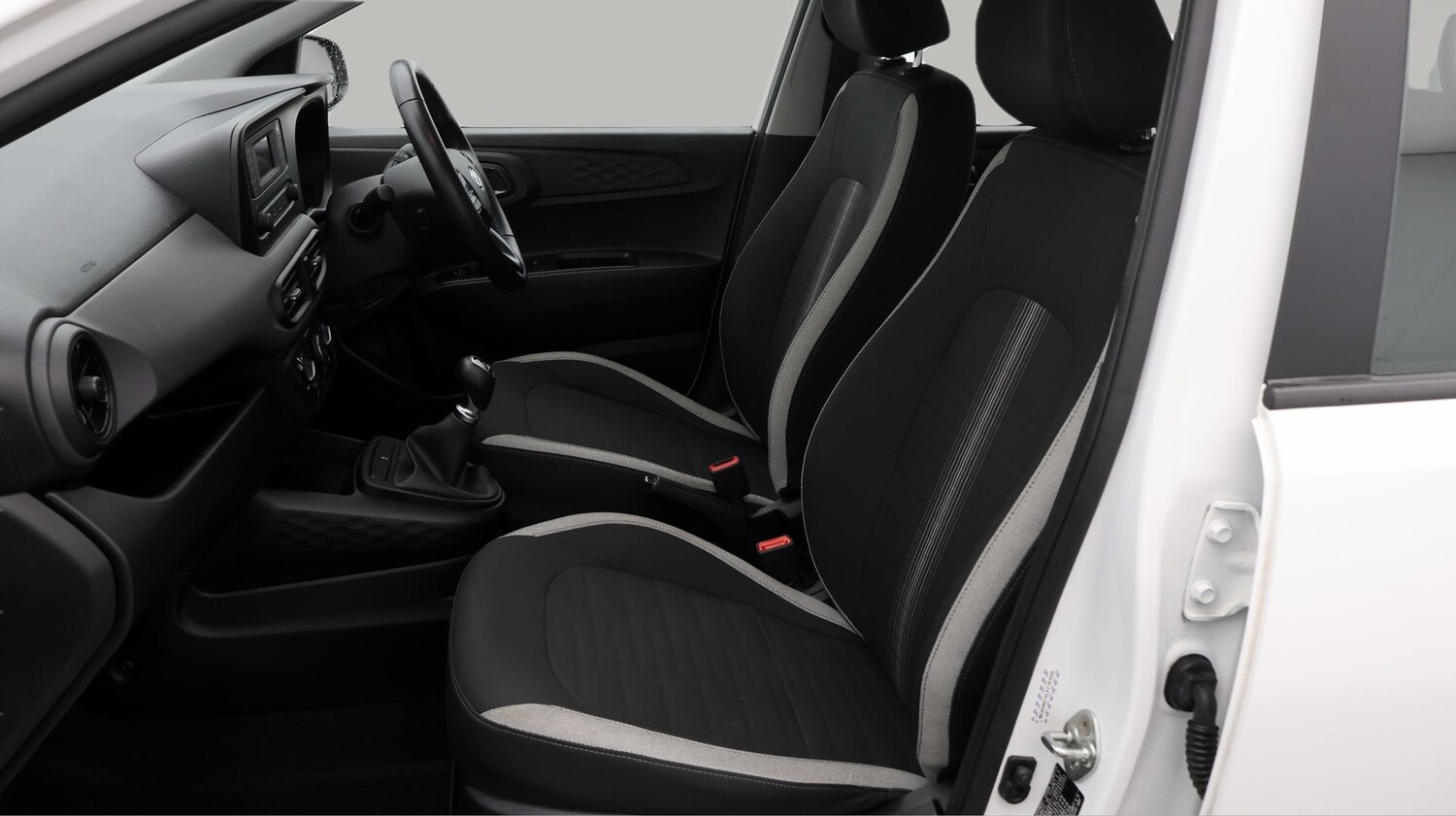 Used Hyundai i10 2023 for sale - 77652443: Photo 14