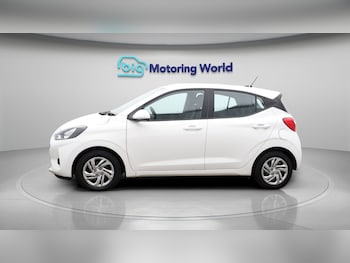 Used Hyundai i10 2023 for sale - 77652443: Photo