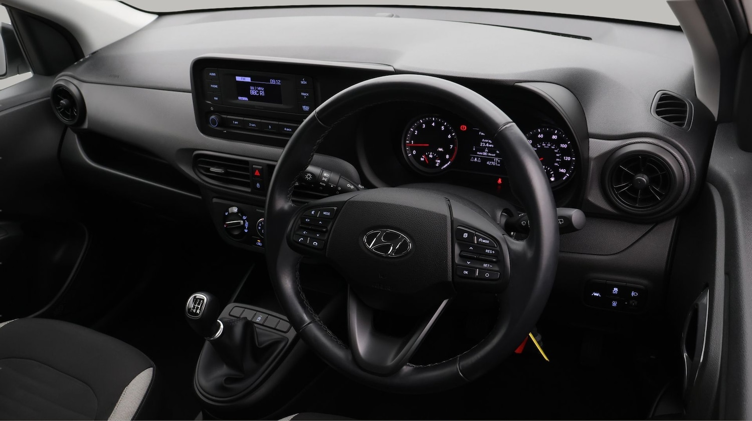 Used Hyundai i10 2023 for sale - 77652443: Photo 9