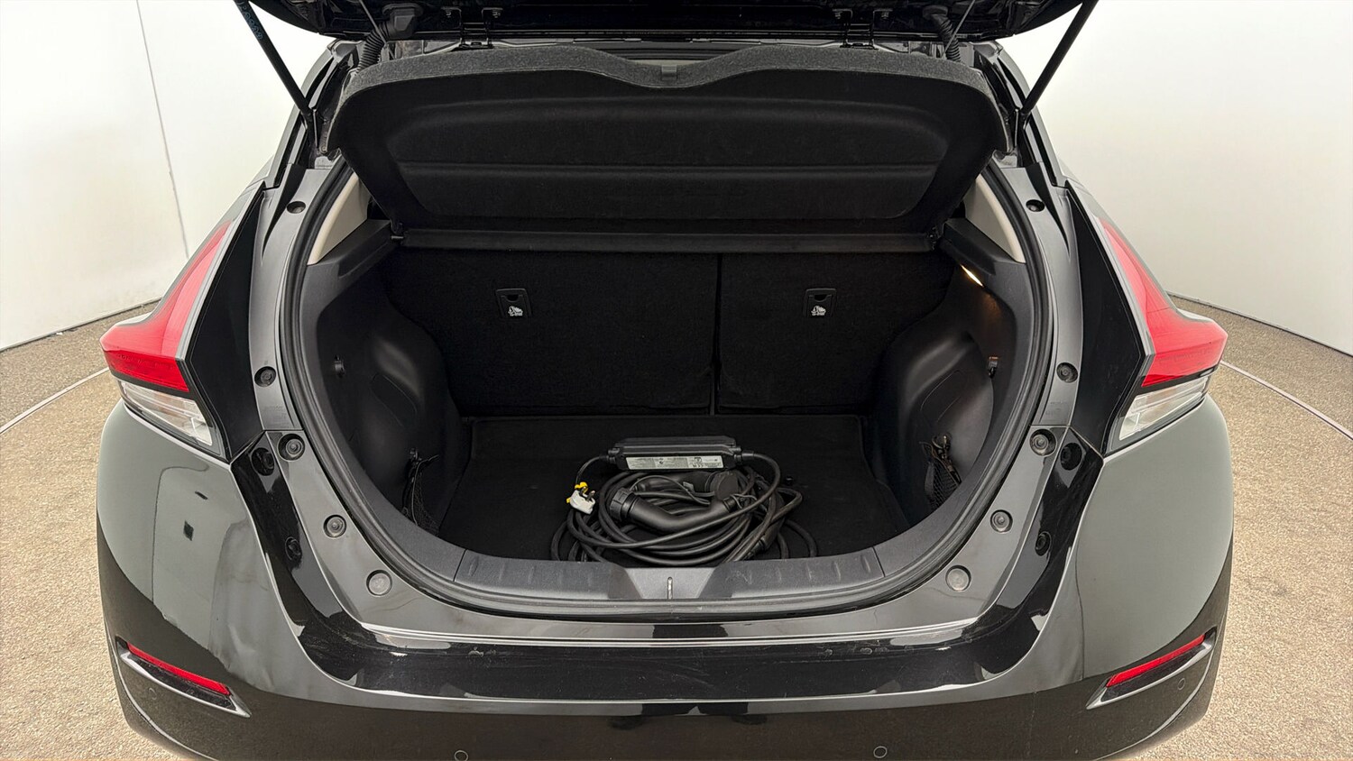 Used Nissan Leaf 2023 for sale - 77996897: Photo 16