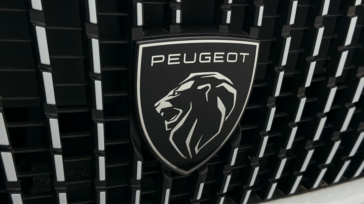 Used Peugeot E-2008 for sale - 78106597: Photo 22