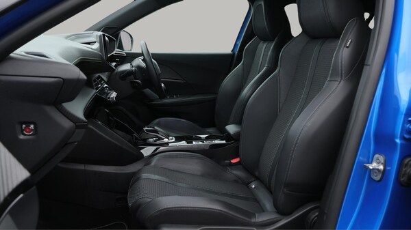 Used Peugeot E-2008 2021 for sale - 75670385: Photo 15