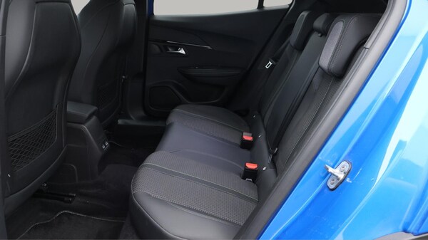Used Peugeot E-2008 2021 for sale - 75670385: Photo 17