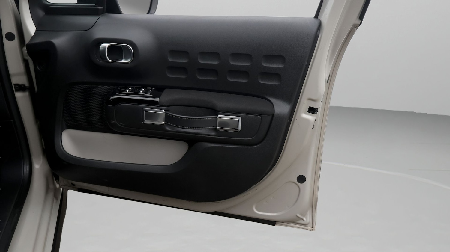 Used Citroen C3 2023 for sale - 77393580: Photo 15