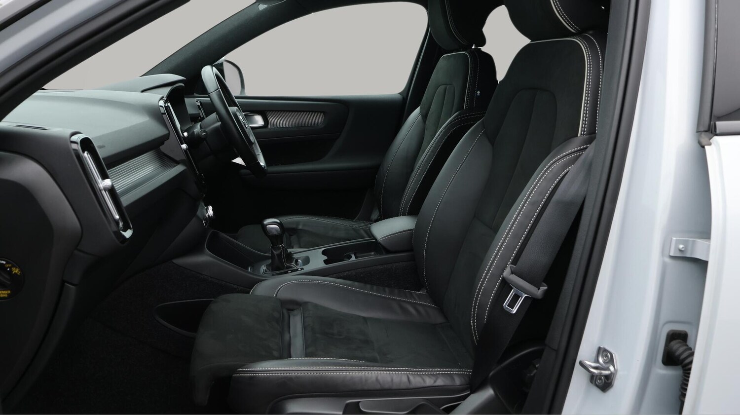 Used Volvo XC40 2021 for sale - 76282788: Photo 15