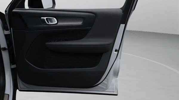 Used Volvo XC40 2021 for sale - 76282788: Photo 16