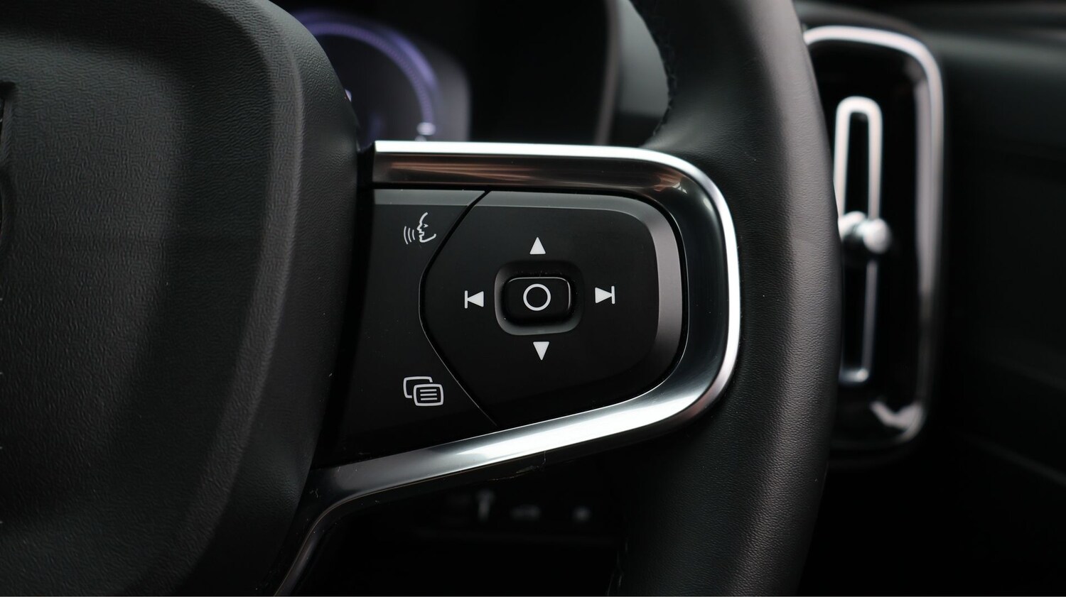 Used Volvo XC40 2023 for sale - 77615100: Photo 21