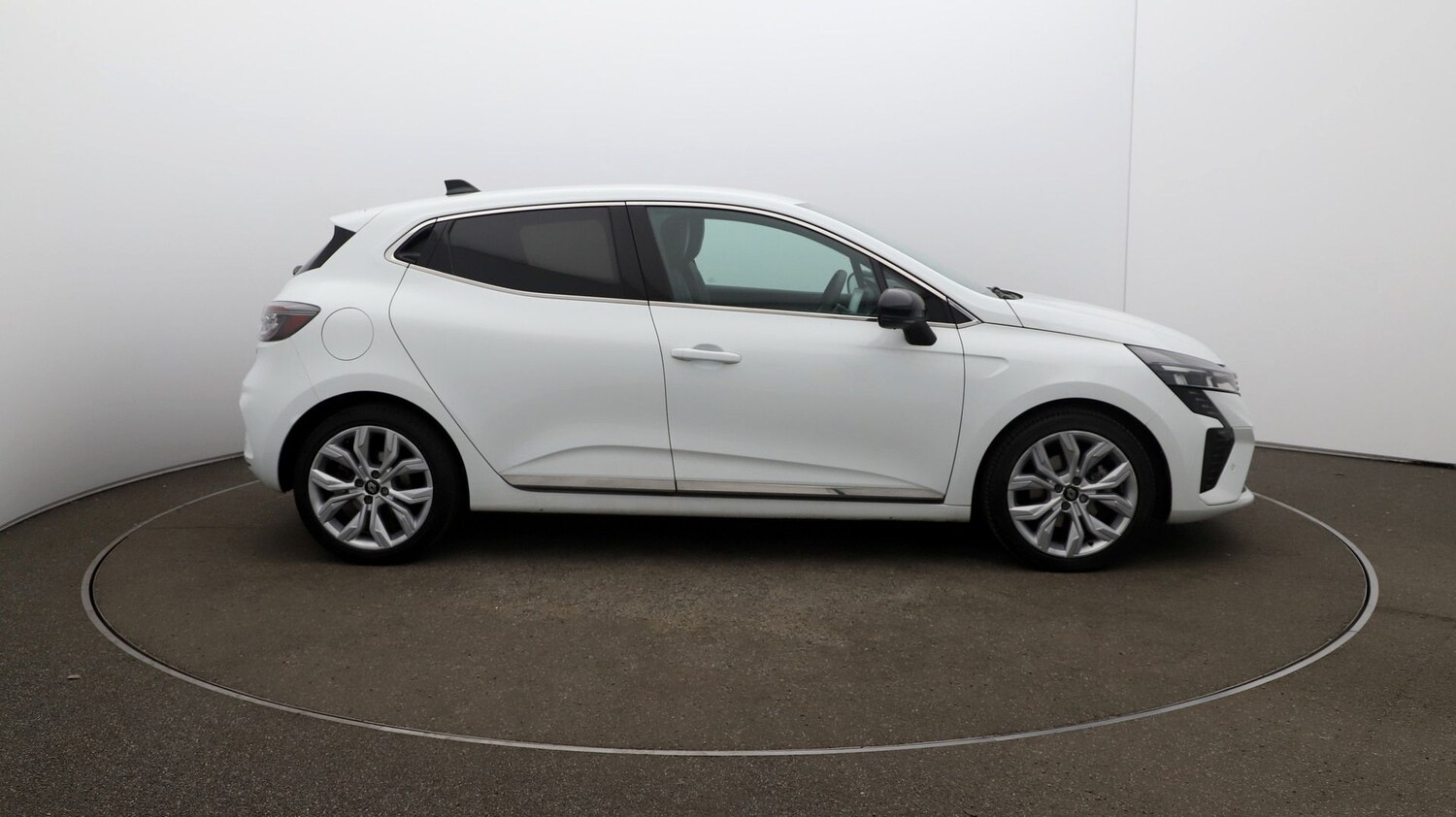 Used Renault Clio for sale - 76811214: Photo 41
