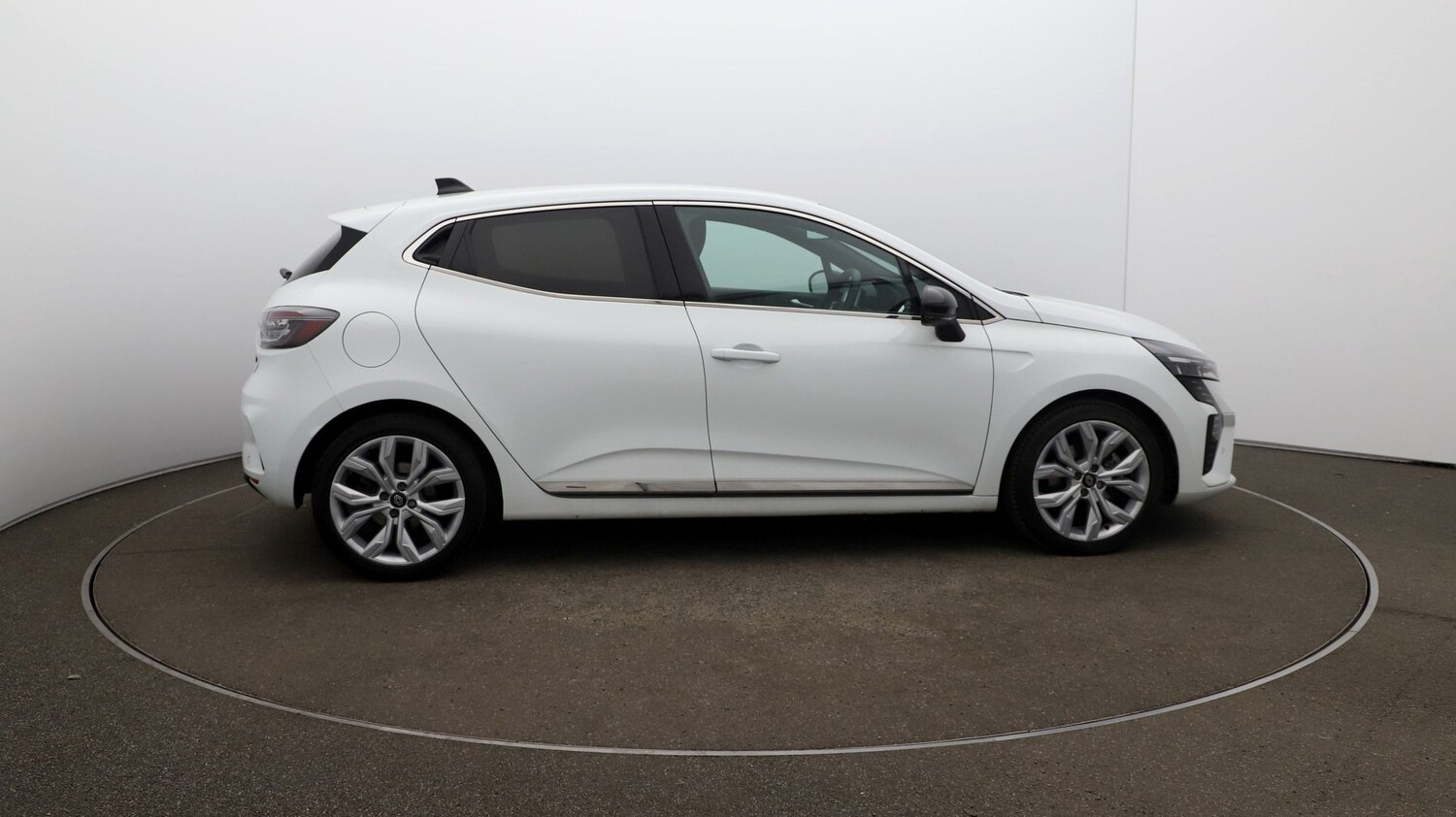 Used Renault Clio for sale - 76811214: Photo 42