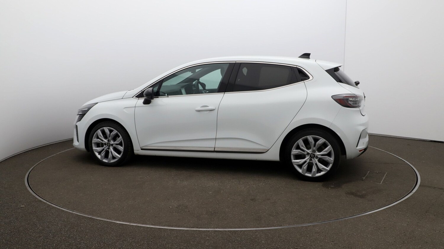 Used Renault Clio for sale - 76811214: Photo 50