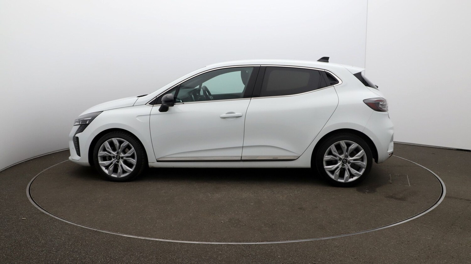 Used Renault Clio for sale - 76811214: Photo 56
