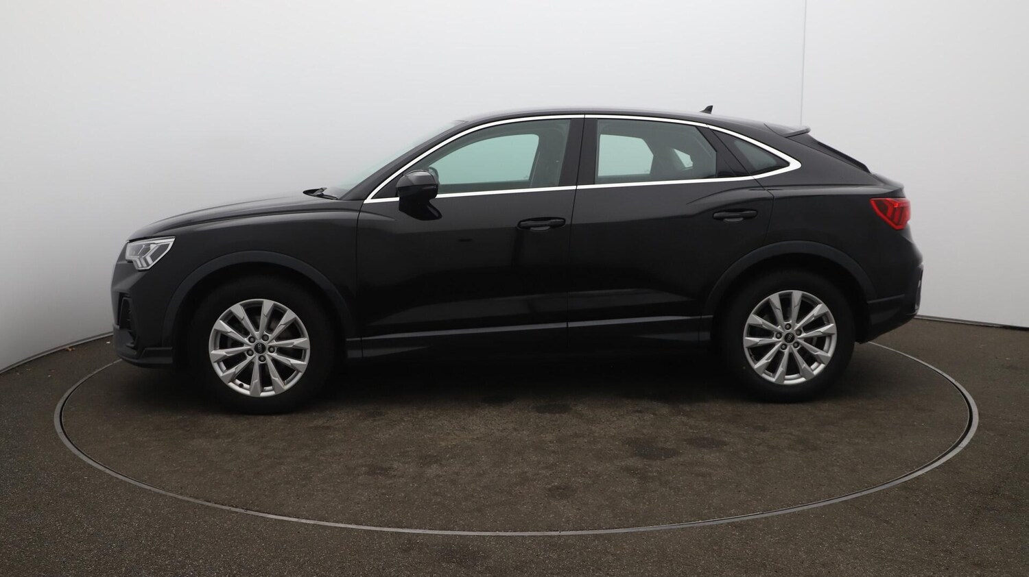 Used Audi Q3 2021 for sale - 76174826: Photo 65
