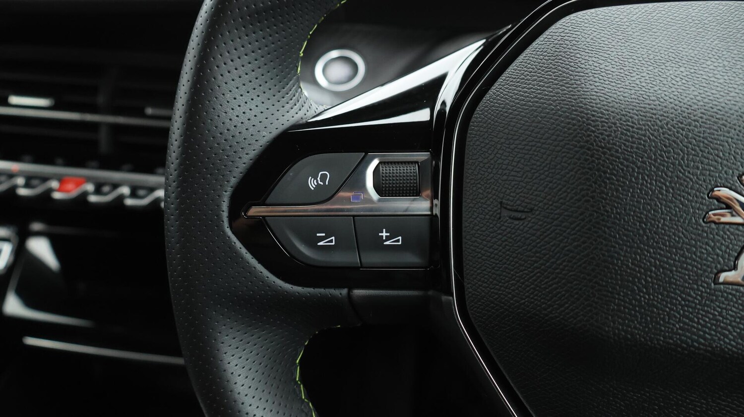 Used Peugeot 2008 2022 for sale - 75915048: Photo 25