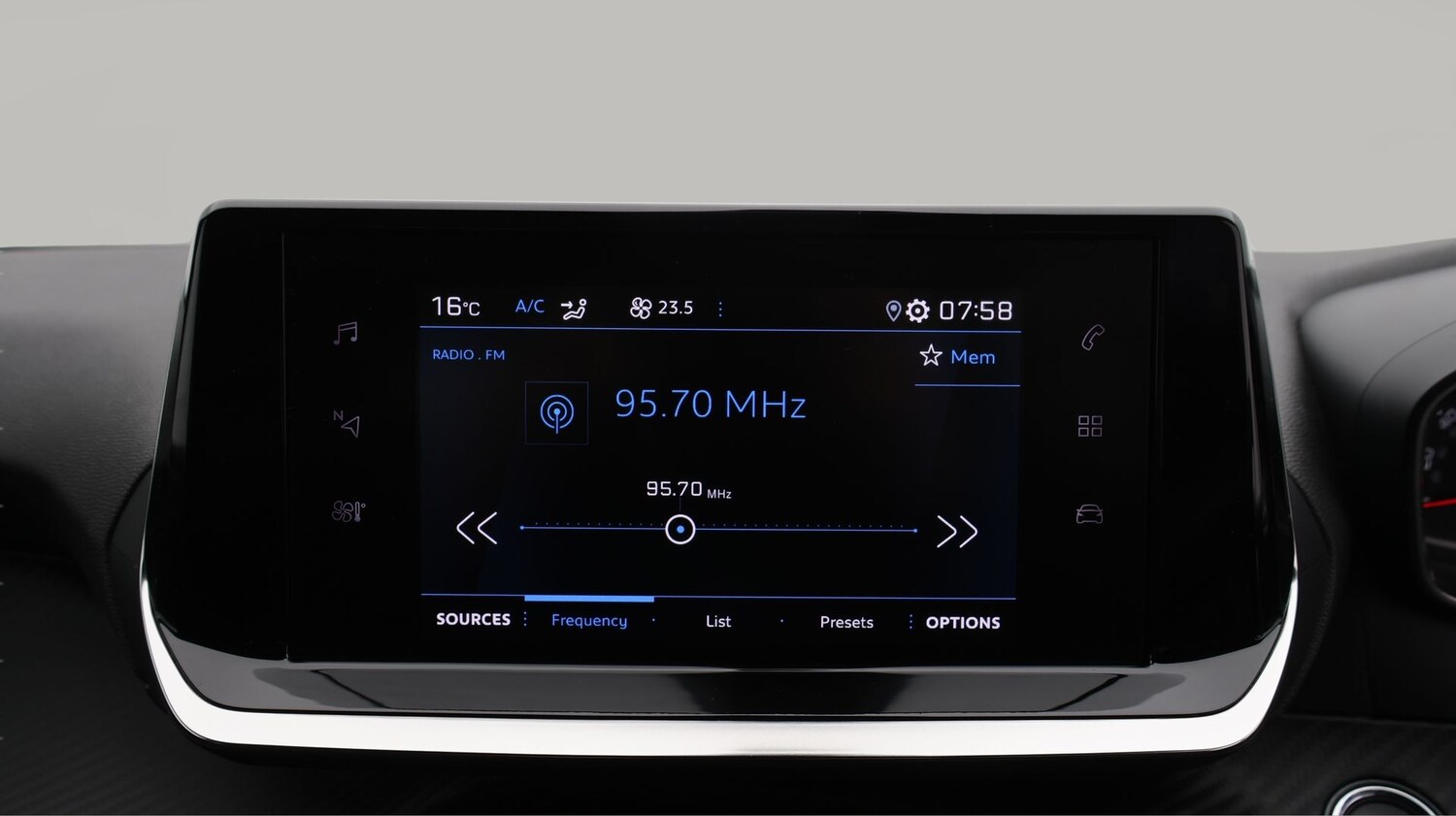 Used Peugeot 2008 2023 for sale - 77717298: Photo 11