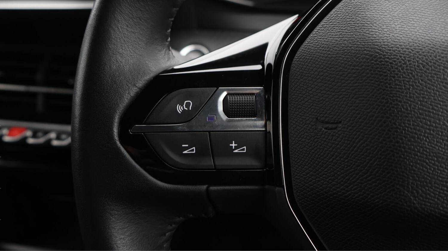 Used Peugeot 2008 2023 for sale - 77717298: Photo 20