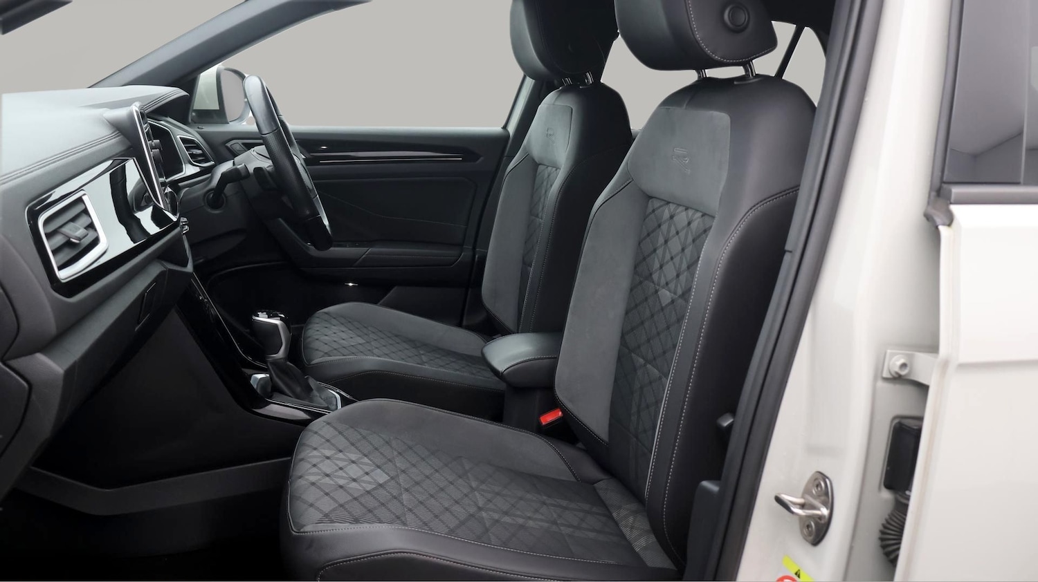 Used Volkswagen T-Roc 2022 for sale - 77517364: Photo 14