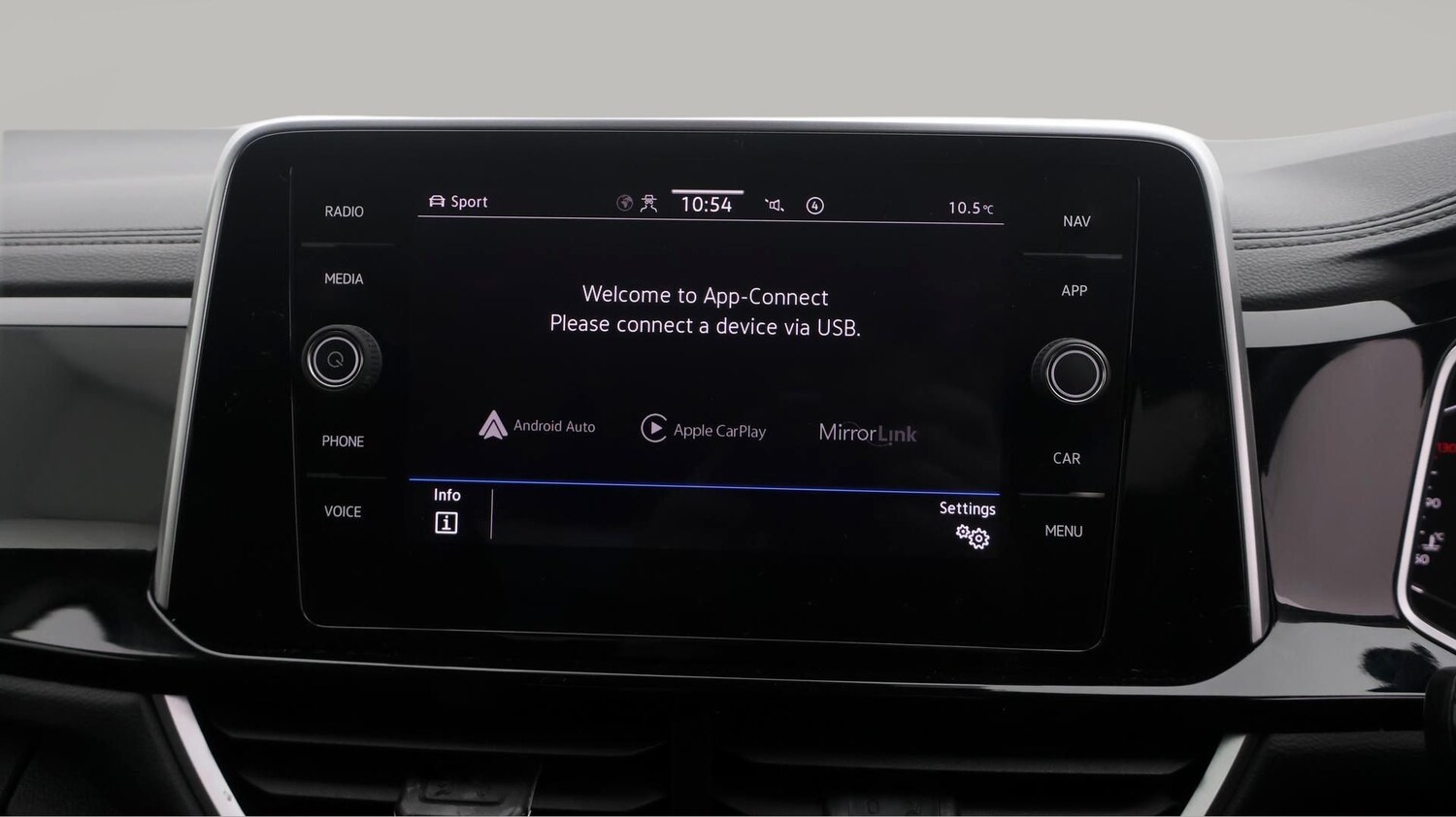 Used Volkswagen T-Roc 2022 for sale - 77517364: Photo 25