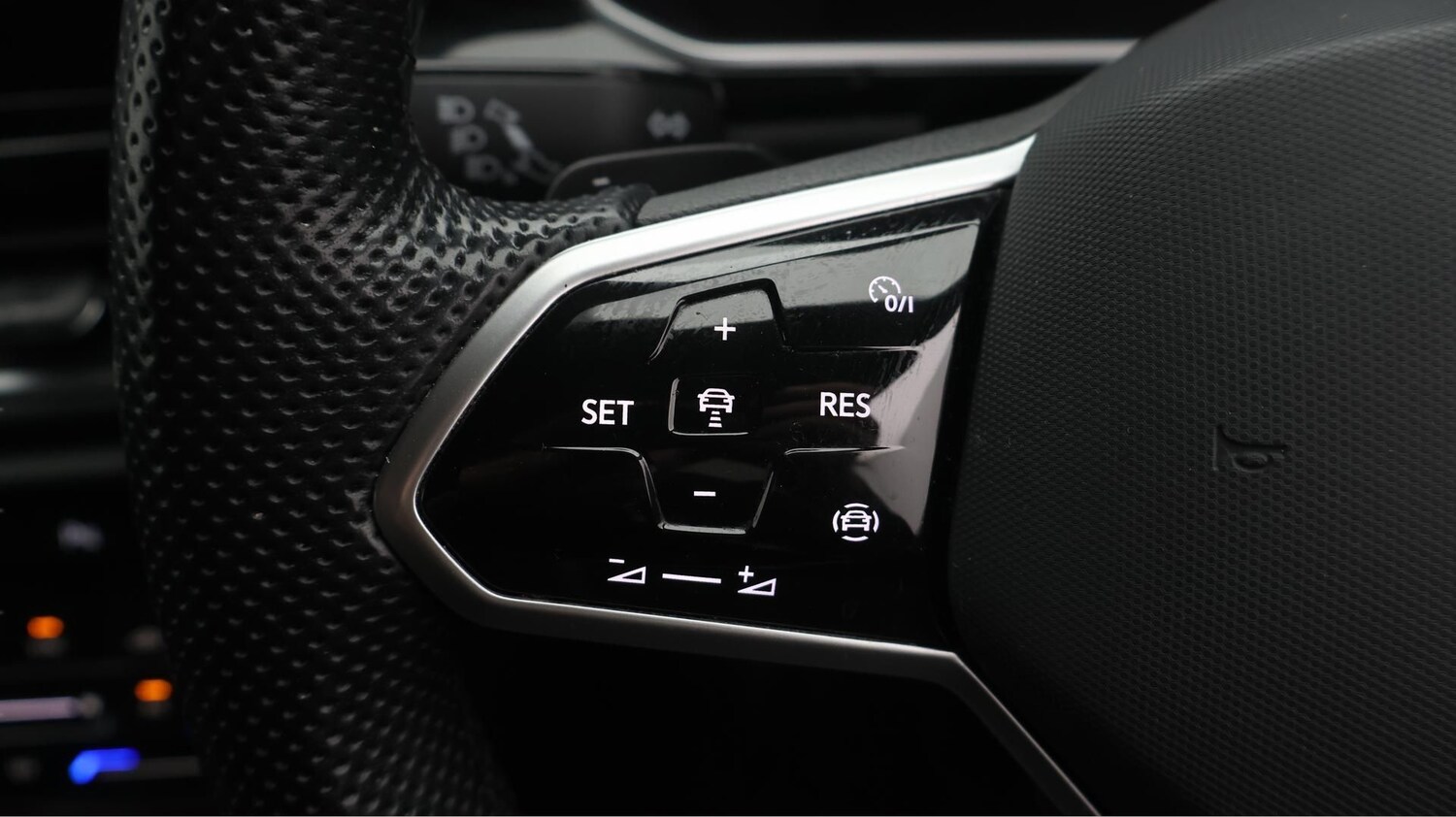 Used Volkswagen T-Roc 2022 for sale - 77517364: Photo 27