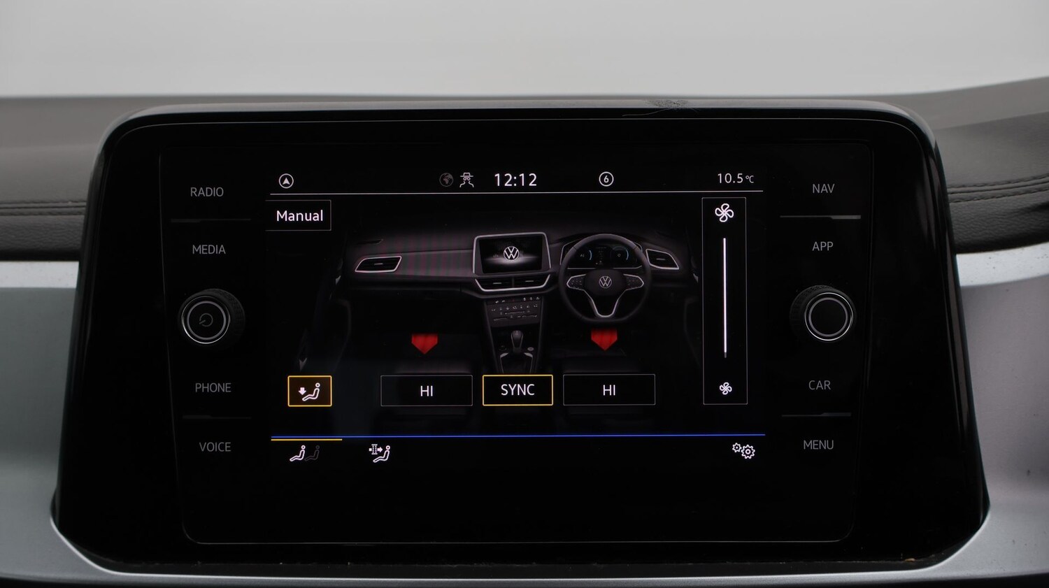 Used Volkswagen T-Roc for sale - 77247202: Photo 12